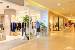 Louer une boutique dans un centre commercial vous permet d'avoir une belle visibilité pour votre enseigne. ©Zhu difeng Pourquoi établir votre boutique dans un centre commercial ?