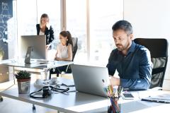 Pour vos bureaux, vous devrez contracter un bail professionnel, conclu pour au moins 6 ans. ©Halfpoint Cabinet d’avocat, de comptabilité... comment choisir ses locaux ?