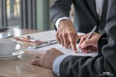 Le vendeur d’un fonds de commerce doit respecter trois garanties, édictées dans le Code Civil. © Mongkolchon Quelles sont les obligations du vendeur d'un fonds de commerce ?