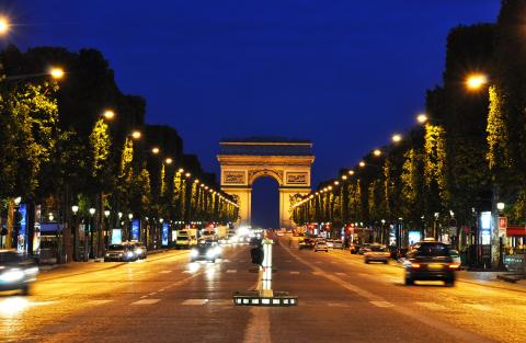 Les Champs-Elysées, l’avenue commerçante la plus chère d’Europe