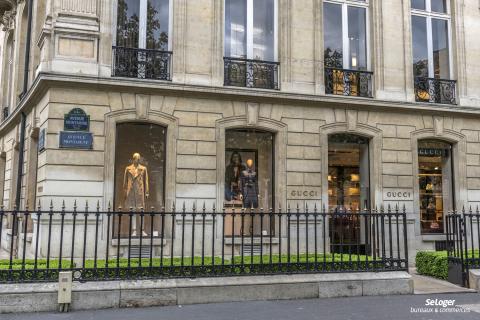 Boutiques et pop-ups de luxe animent les rues chics de Paris