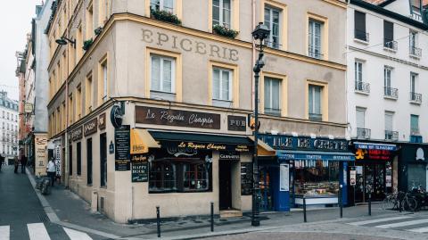 rue Mouffetard, dans le 5e arrondissement de Paris