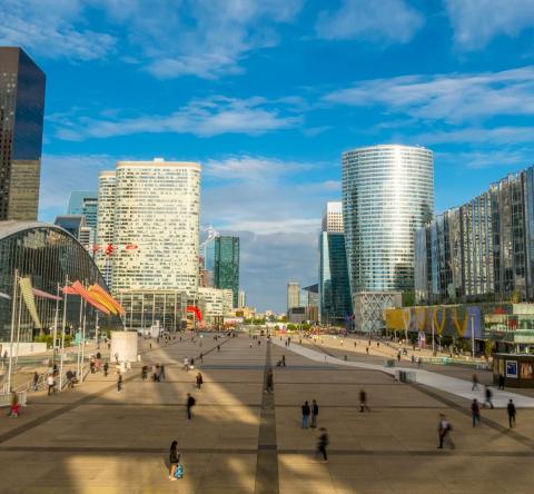 Immobilier de bureau : 3 transactions à plus de 100 millions d’euros au 1er trimestre 2025. © G-o-o-d-M-a-n – Getty Images